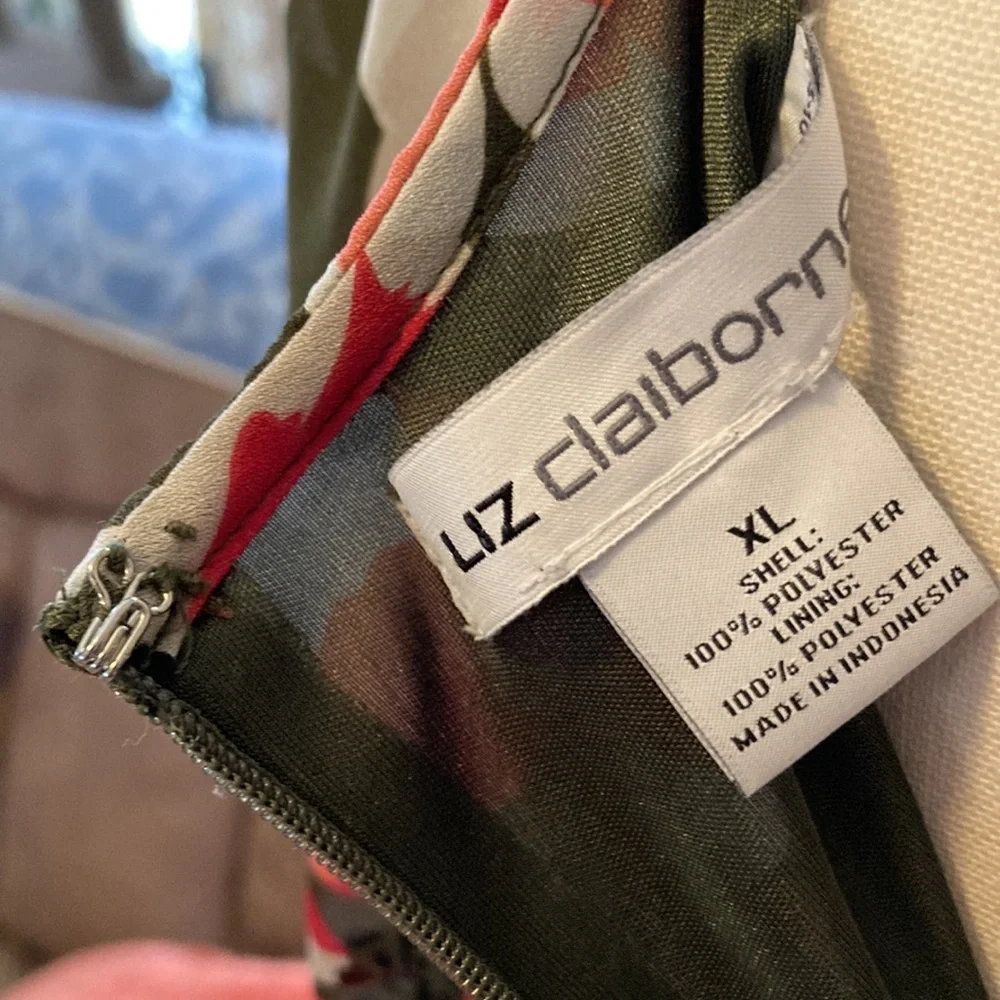Womenโs Liz Claiborne Collection Sleeveless Blouse XL NWT Tuscan Olive M #50 - Picture 7 of 17